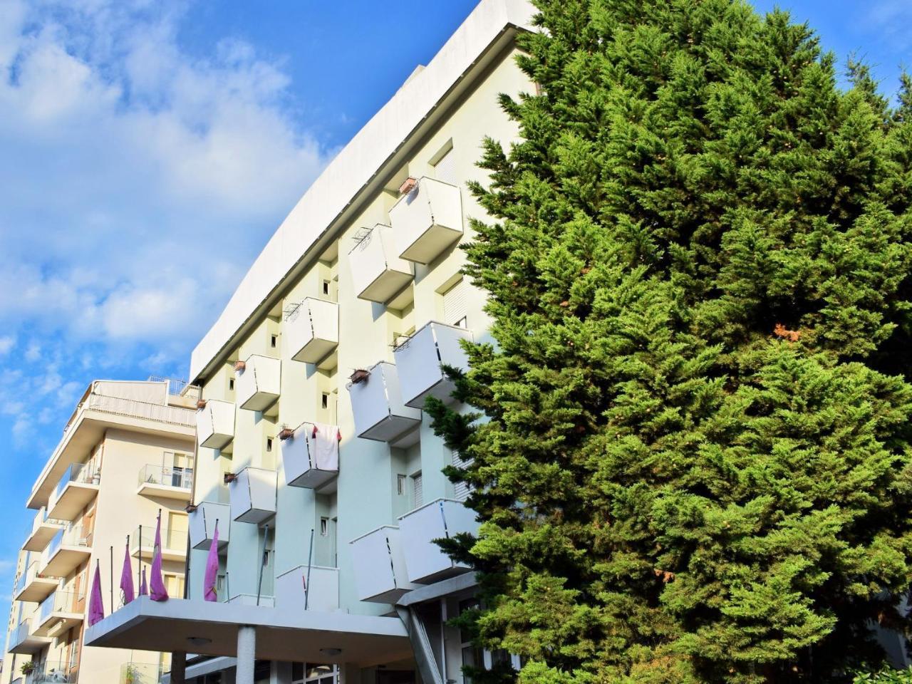 Hotel Bamby Rimini Exterior photo